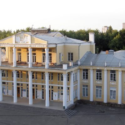 Парк дворца культуры «Дарница» в Киеве