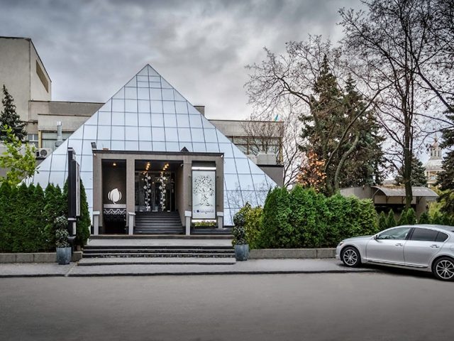 РЕСТОРАН L`ORANGERIE В ДНЕПРЕ