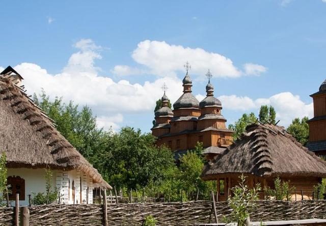 Мамаева слобода парк в Киеве