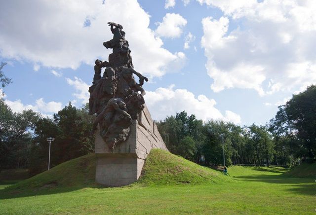 Парк Бабий Яр в Киеве