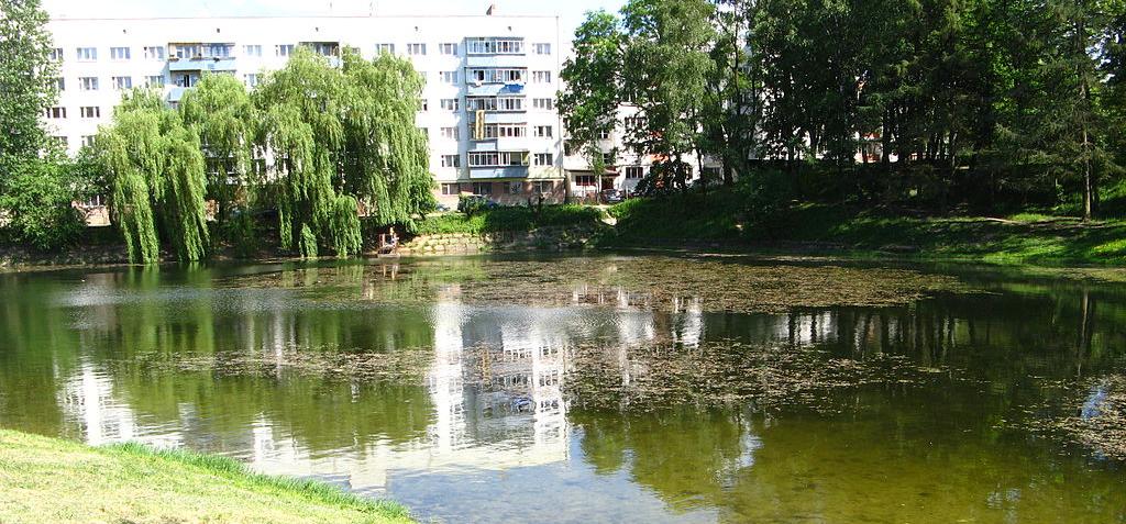 Park Peschanye ozyora in Lviv