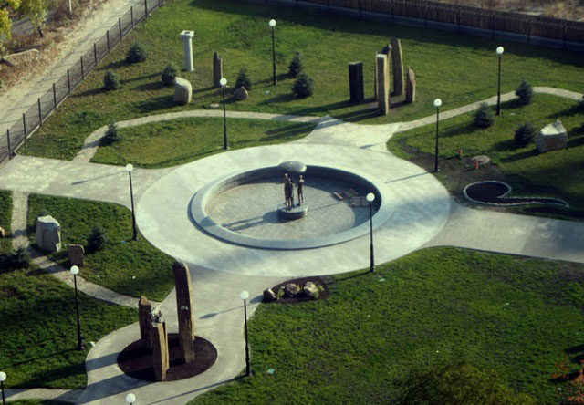 Парк Сад камней в Киеве