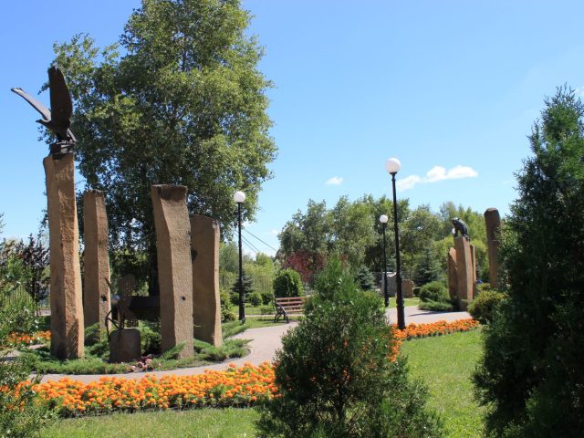 Парк Сад камней в Киеве
