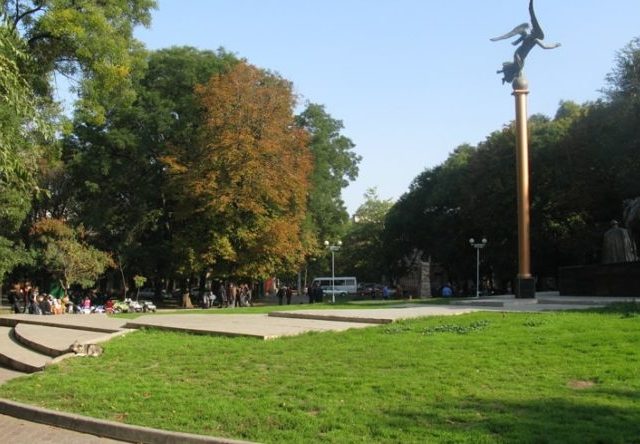 Парк Старобазарный сквер в Одессе