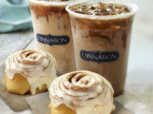 Пекарня Cinnabon (Синнабон) на Майдане Независимости в Киеве