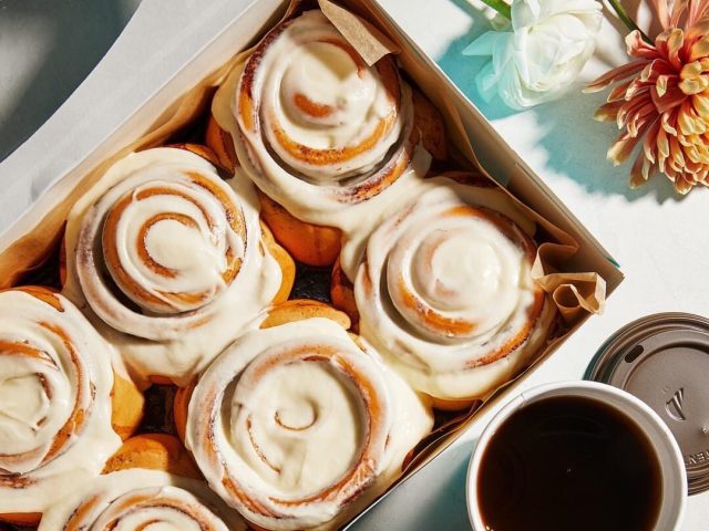 Пекарня Cinnabon (Синнабон) на Майдане Независимости в Киеве