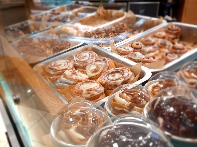 Пекарня Cinnabon (Синнабон) на Майдане Независимости в Киеве
