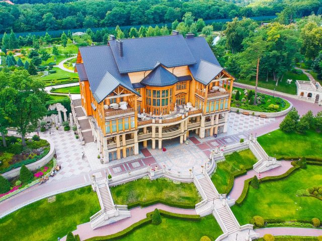 Резиденция Межигорье в Киеве