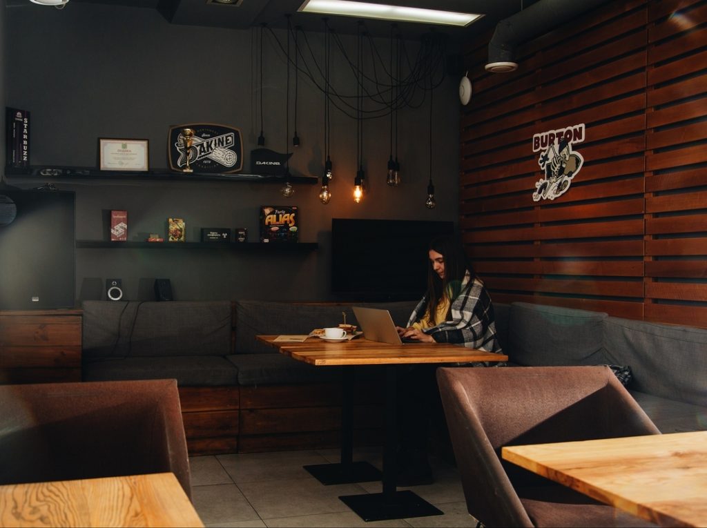 Бар Tesla Cyber Pub (Тесла кибер паб) в Харькове