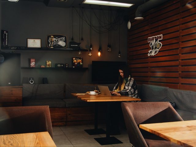 Бар Tesla Cyber Pub (Тесла кибер паб) в Харькове