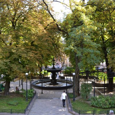 Золотоворотский сквер в Киеве