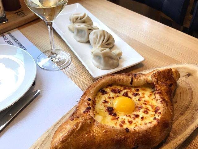 Ресторан-хинкальня Gogi (Гоги) на бульваре Тараса Шевченко в Киеве