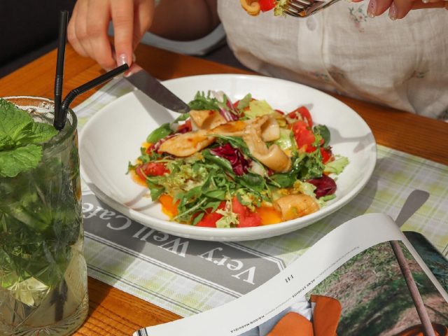 Кафе Very Well Cafe на ул. Леваневского в Киеве
