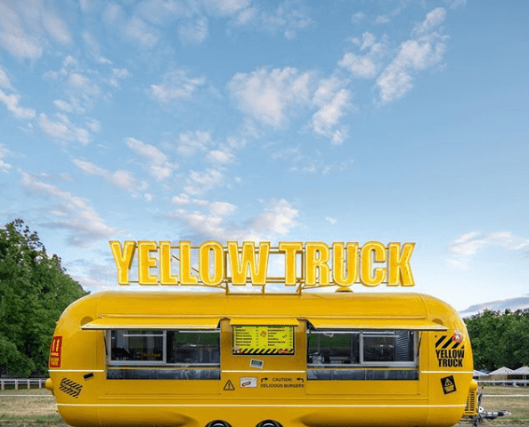 Кафе Yellow Truck на Столичном шоссе в Киеве
