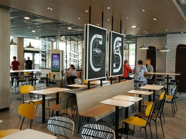 McDonald’s (МакДоналз) возле метро Святошин