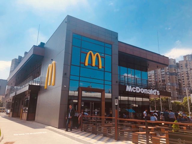 McDonald’s (МакДоналз) возле метро Святошин