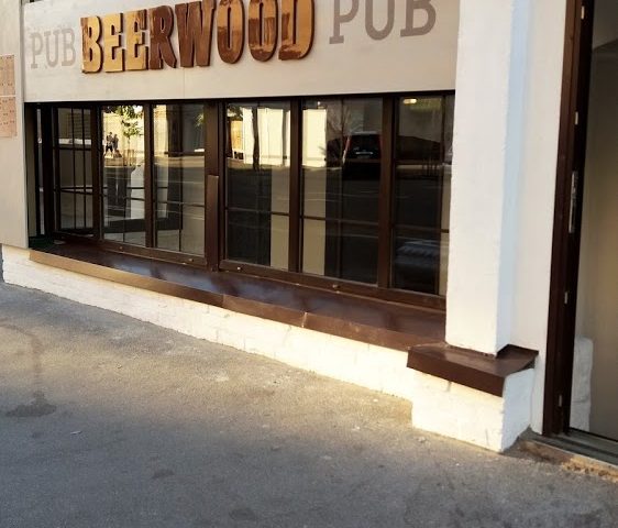 Паб Beerwood (Бирвуд) на ул. Саксаганського в Киеве