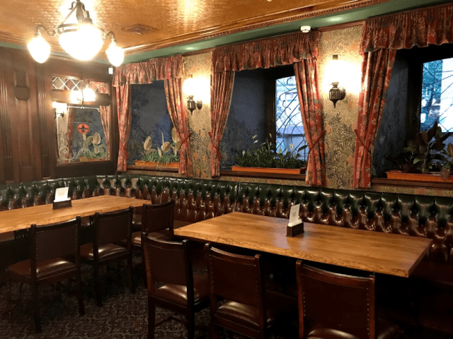 Паб Beerwood (Бирвуд) на ул. Саксаганського в Киеве