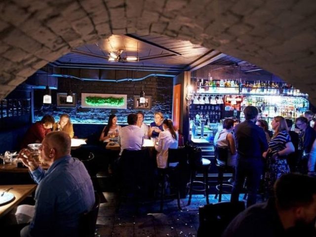 Бар Hedonist Bar & kitchen (Гедонист Бар) в Киеве