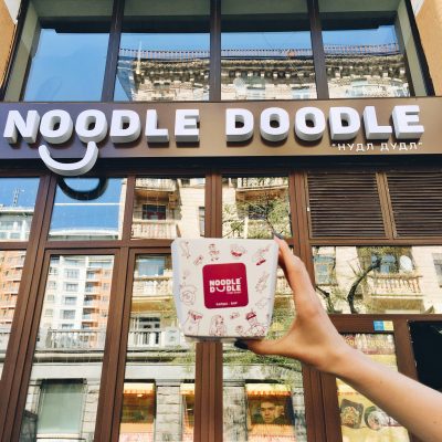 Restaurant azyatskoi cuisine Noodle Doodle (Nudl Dudl) v TRTs Avenue in Kyiv