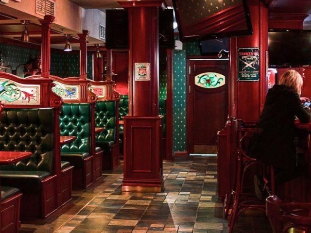 Паб Anfield | вул. Княжий Затон