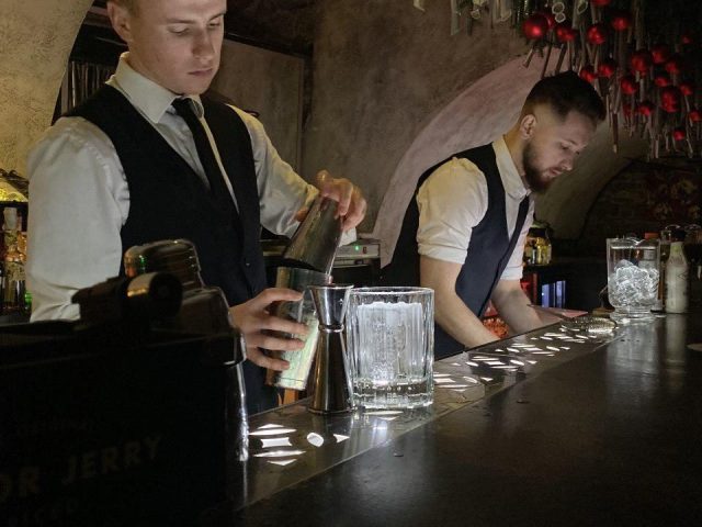 Бар 12 steps bar | ул. Леси Украинки