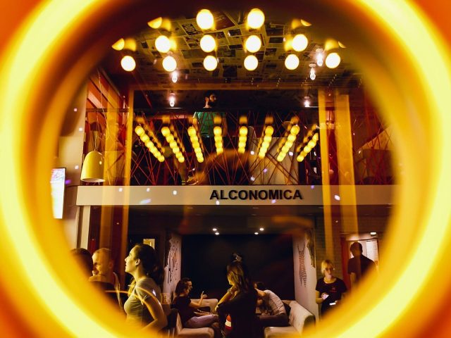 Бар Alconomica bar | вул. Отакара Яроша, 18
