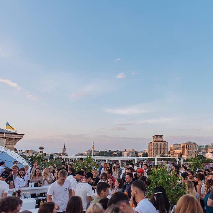 Бар Eden Bar & Rooftop Garden | вул. Хрещатик, 38