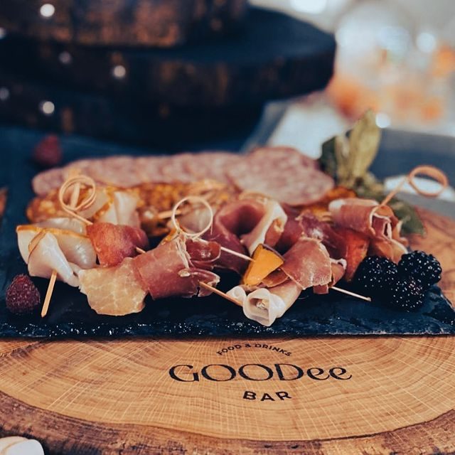 Бар Goodeebar | вул. Олени Пчілки, 6