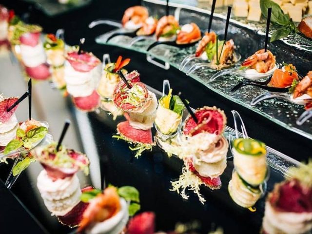 Бар Icon Bar Lounge | Днепровская наб., 21