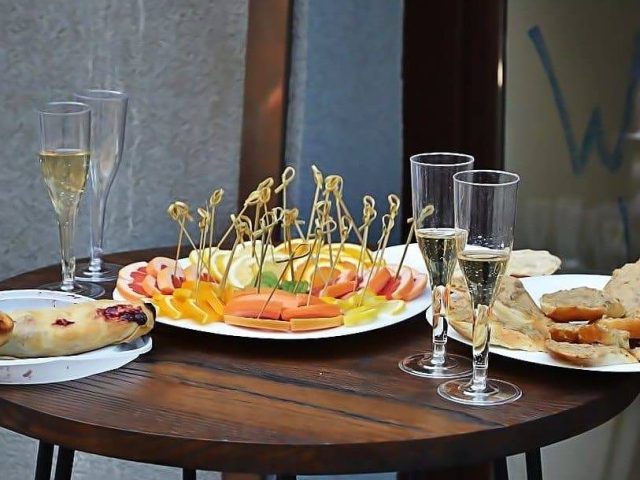 Бар Kosher Bar | пров. Чайковського, 12