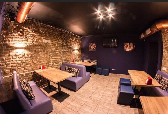 Бар Realist Bar | вул. Євгена Чикаленка, 11