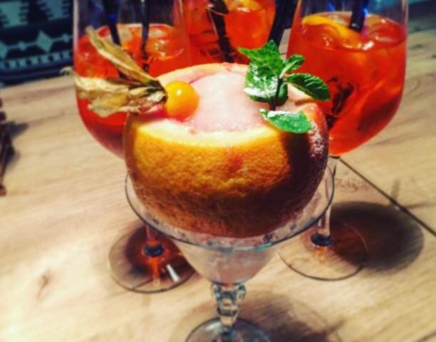 Бар Realist Bar | вул. Євгена Чикаленка, 11