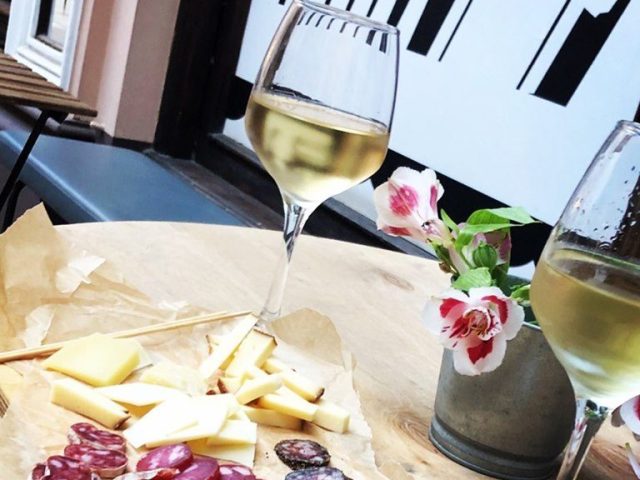 Бар WINE in SIDE | Дерибасовская ул., 33