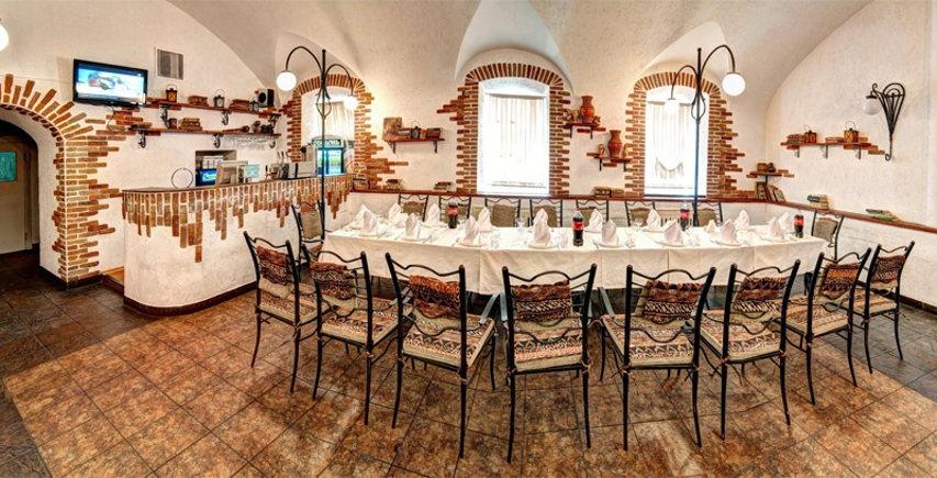 Cafe Tavern "Bursa" | Naberezhno-Khreshchatytska St, 27