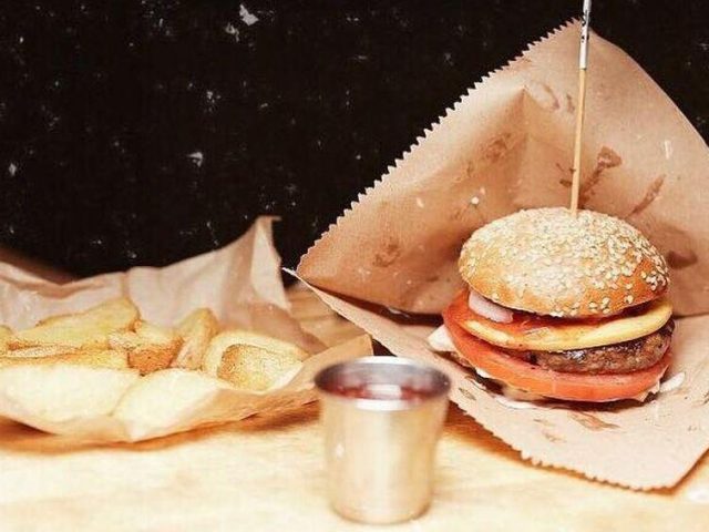 Бар depstor friendly bar | вул. Квітки-Основ’яненка, 1 — фото 3