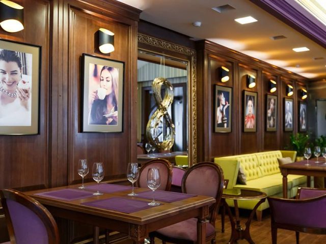 Ресторан Eight Restaurant | вул. Панаса Мирного, 10