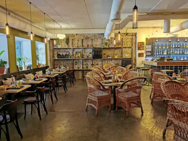 Ресторан First Wave Pizza Bar | вул. Короленка, 3-Б