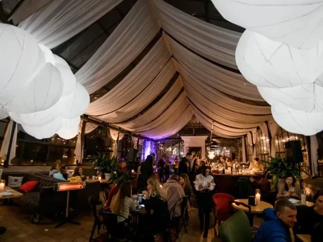 Бар Hendrick’s Bar | вул. Богдана Хмельницького