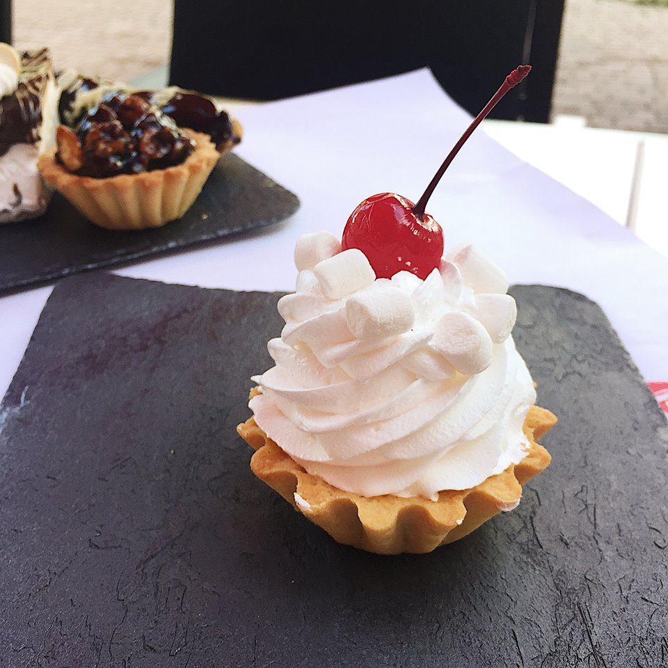 Cafe Beshenyi frantsuz | Vitse-admirala Zhukova Ln, 3/7