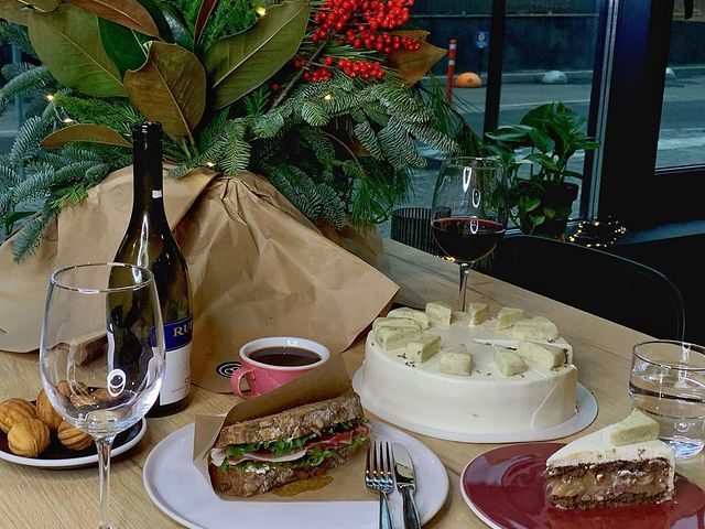 Кафе FLOW coffee & wine | Предславинська вул., 55-А