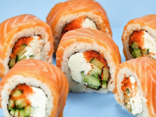 Кафе Фудтрак Roll Club | проезд Кривая Липа, 8