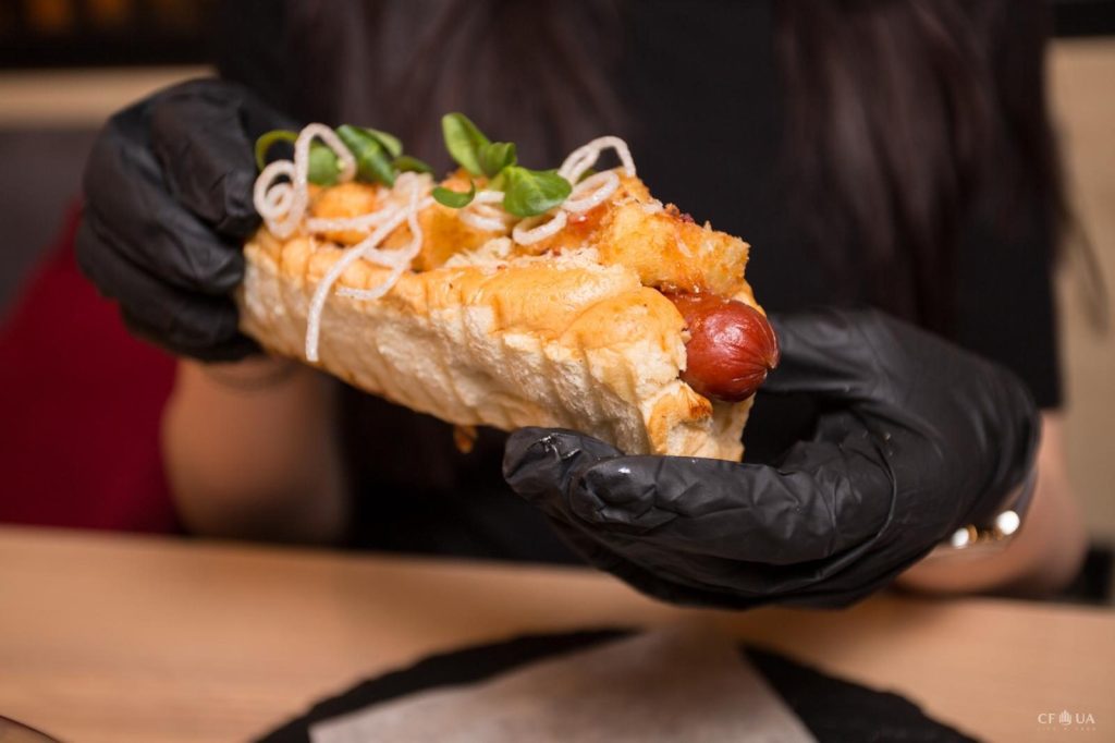 Кафе Mr.Grill Hotdogs&Burgers | просп. Степана Бандери, 36