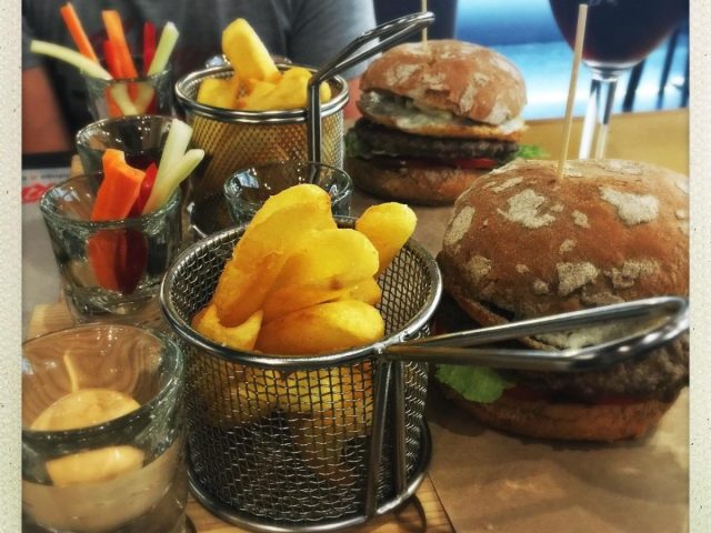 Café Mr.Grill Hotdogs&Burgers | Kyiv
