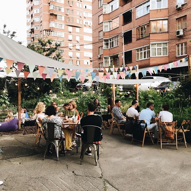 Кафе Small Talk cafe | Дмитрівська вул., 19-Б