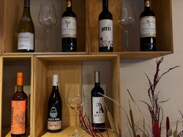 Кафе TUA cafe restaurant | вул. Михайла Максимовича, 26-Д