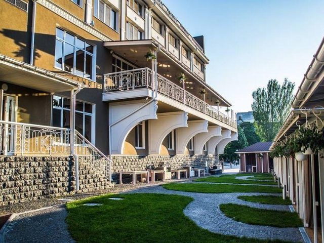 Ресторан Orly Park | бул. Вацлава Гавела, 9-В
