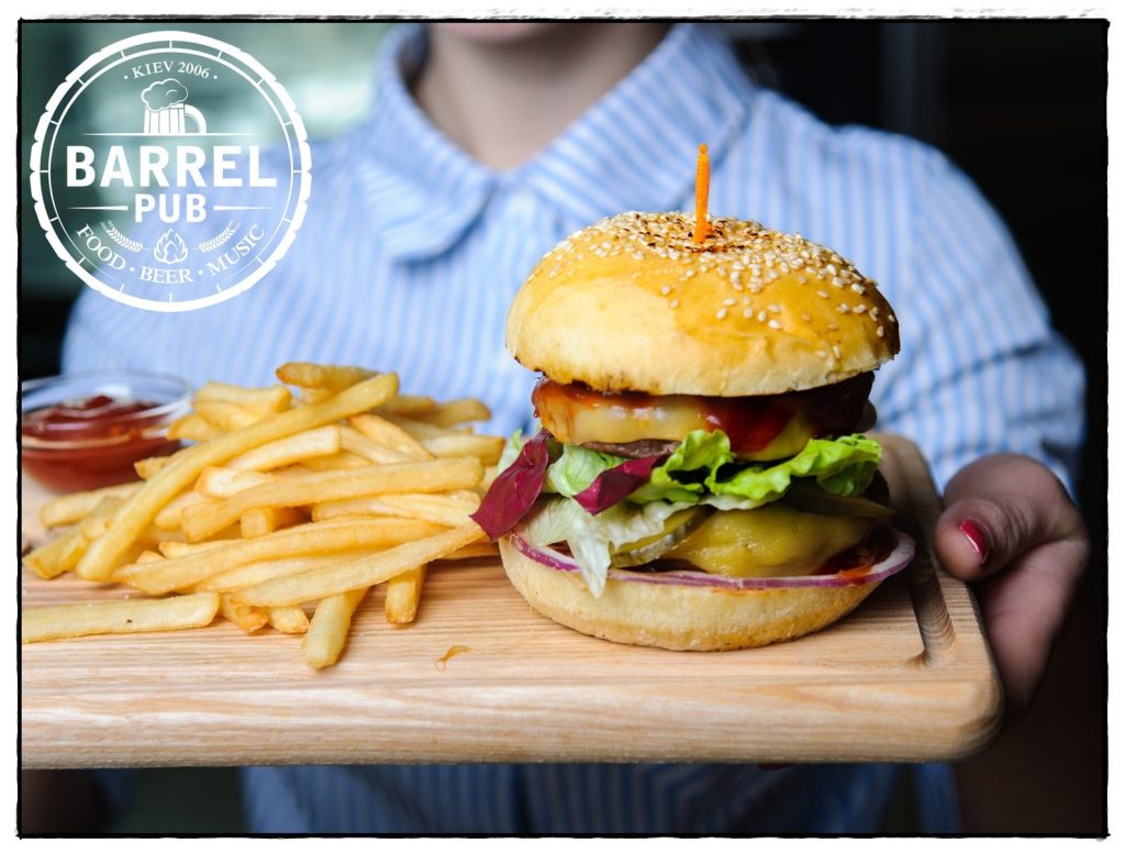 Паб Barrel Pub | Соломʼянська пл., 2