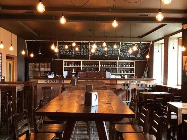 Паб Black Door Pub | Отакара Яроша пров., 18г