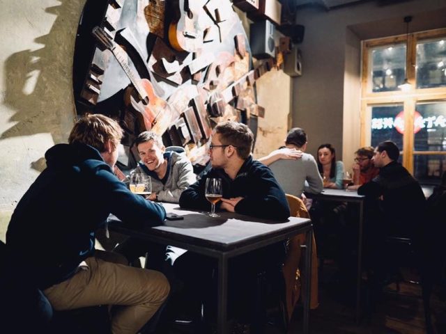 Pub Bratyska | Sichovykh Striltsiv St, 3